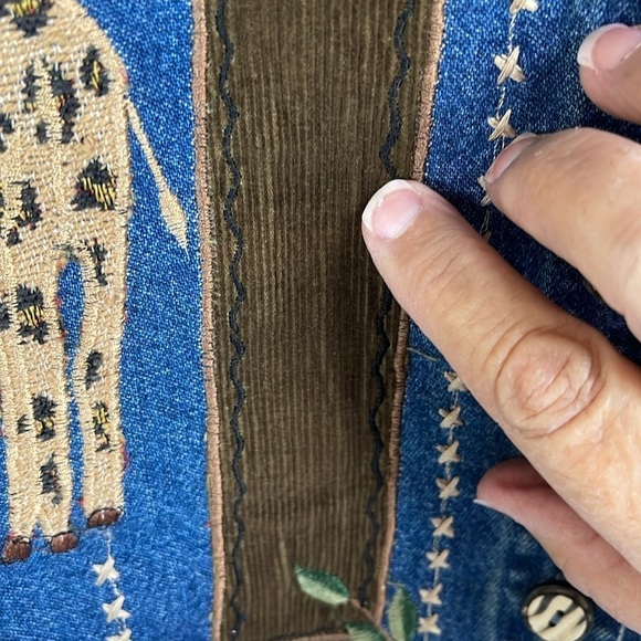 Dress Barn women’s S Animal Print Embroidered and material overlay Demin Vest - Picture 7 of 13